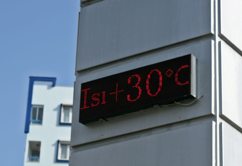 Antalya'da yaz geri döndü! Hava sıcaklığı 30 derece! - Resim: 1