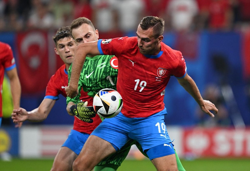 Maç sonu kavga çıkarmıştı! Çekyalı futbolcudan küstah sözler: "Türkleri zehirlemek istedim" - Resim: 2