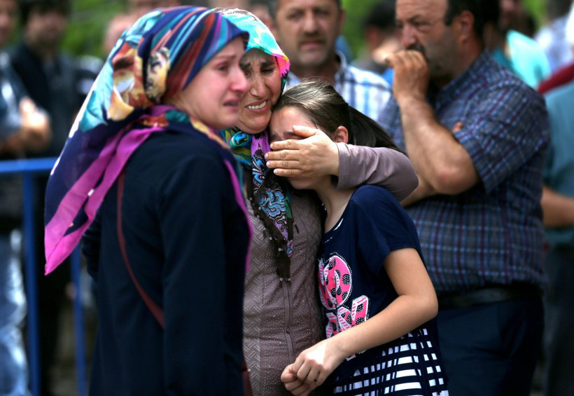 Adli Tıp'ın önü feryat figan! Gözyaşları sel oldu - Resim: 2