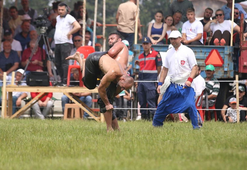 Kavasoğlu ve Şamdancıbaşı İbrahim Yağlı Güreşleri - Resim: 2