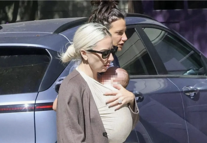 Lady Gaga'dan güzel haber! Bebeği kucağında ilkk görüntü cinsiyeti... - Resim: 8