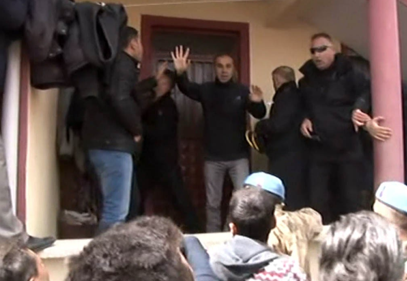 Kılıçdaroğlu'na şehit cenazesinde saldırı! Olay görüntüler - Resim: 4