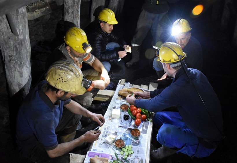 Metrelerce yerin altında ilk sahur - Resim: 3