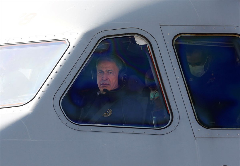 Hulusi Akar ve TSK komuta kademesi Koca Yusuf'un kokpitinde - Resim: 4
