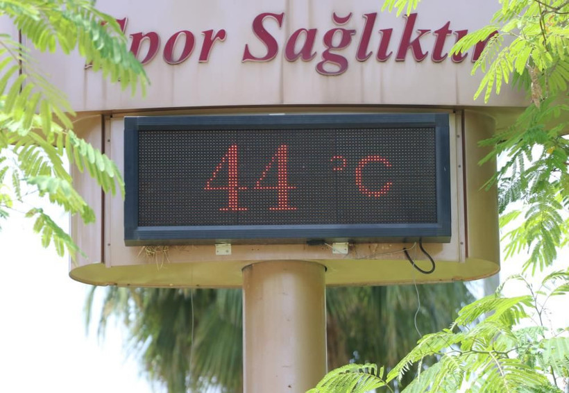 Adana kavruluyor! Kebapçıların sıcak hava ile imtihanı: 44 derecede böyle serinlediler! - Resim: 3