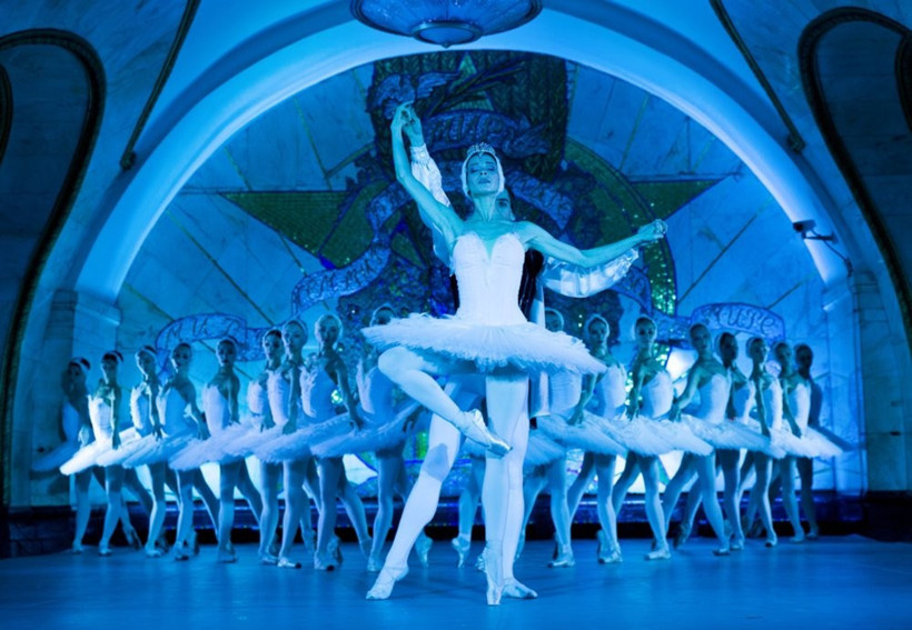 Rusya Metrosunda Bale Gösterisi! - Resim: 4