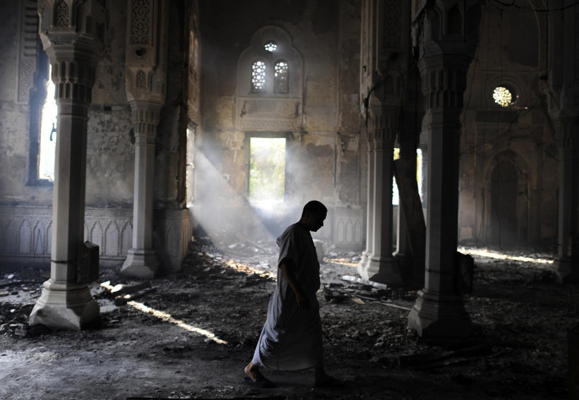 Rabiatul Adeviye Camii yakıldı - Resim: 2