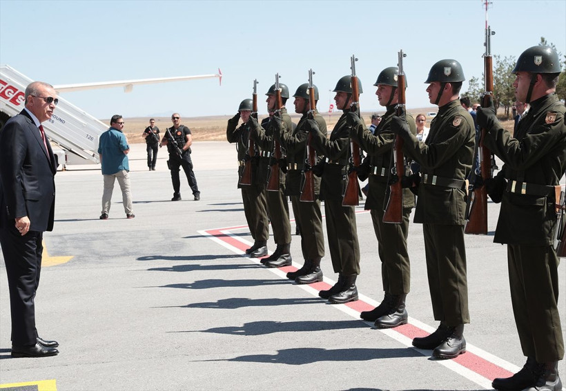 Sivas Kongresi liderleri bir araya getirdi! Beraber tiyatro izlediler İşte çok çarpıcı o kareler - Resim: 3