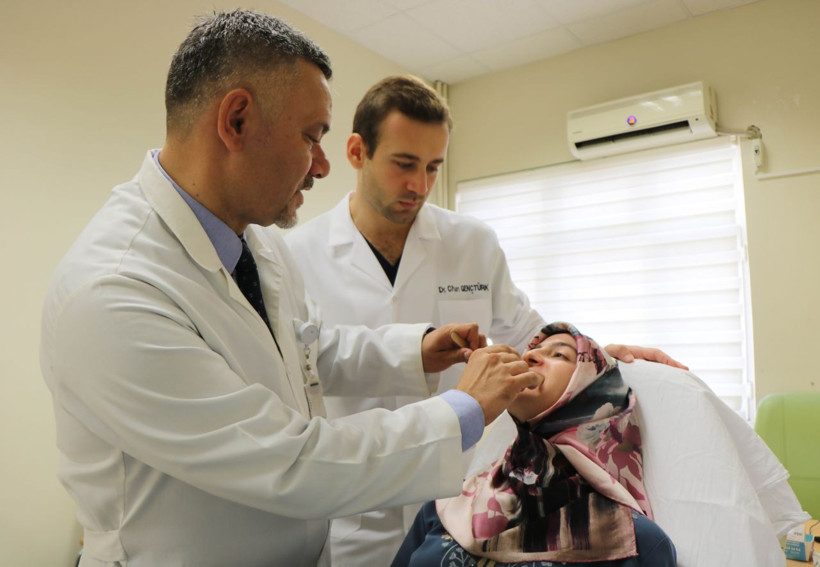 Samsun'da çene ameliyatı olan Hülya Karayiğit hem güzelliğine hem de sağlığına kavuştu - Resim: 2