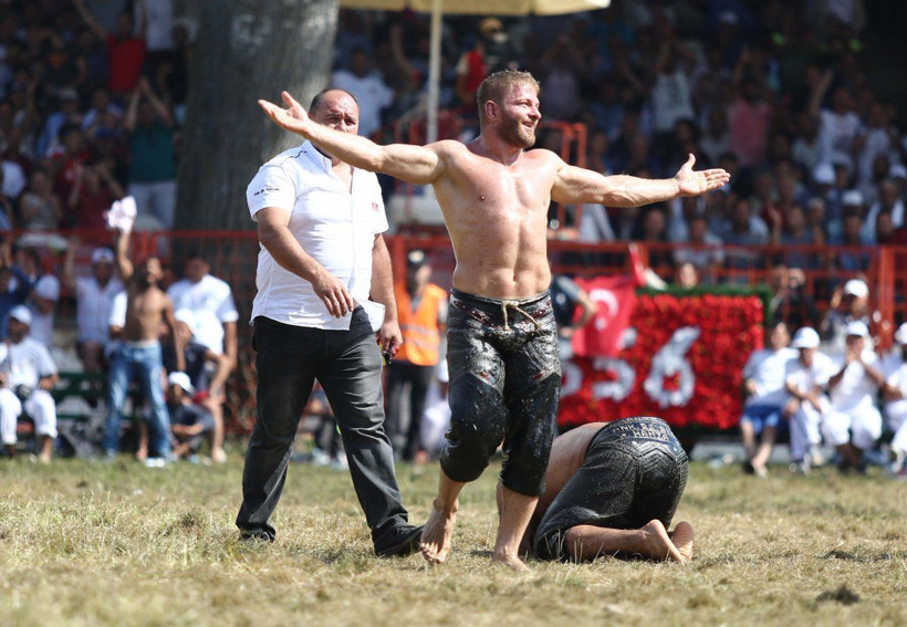 Kırkpınar Başpehlivanı da Survivor'da! Sarı Fırtına İsmail Balaban Antalya'dan dualarla uğurlandı - Resim: 4