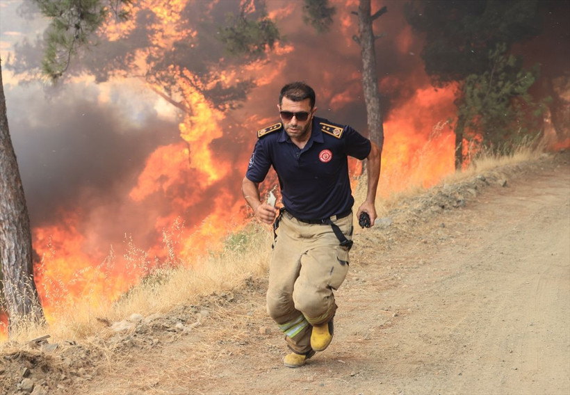 Marmaris ve Manavgat'ta korku dolu anlar! İtfaiyeciler ve gazeteciler son anda kurtuldu - Resim: 4