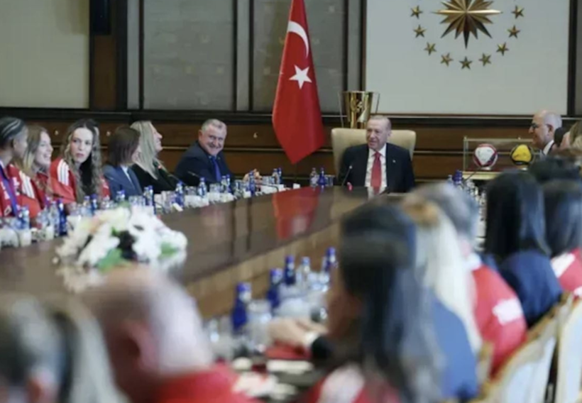 Kadın voleybol takımı filede hayran bırakmıştı! Cumhurbaşkanı Erdoğan ile kaptan Eda'nın sohbeti gülümsetti - Resim: 7
