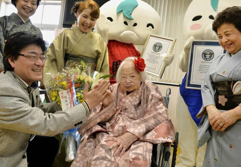 En uzun süre yaşayan insanlar hangi ülkelerde? - Resim: 2