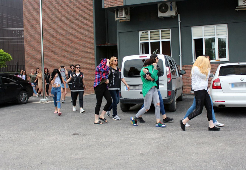 Fuhuşun kodlarını polis çözdü! İfşa olan ajandaki 'yabancı araba' şifresi - Resim: 1