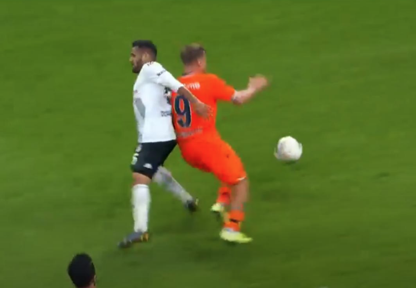 Beşiktaş Başakşehir maçında Suat Arslanboğa'nın skandal kararlarına kim ne dedi? - Resim: 4