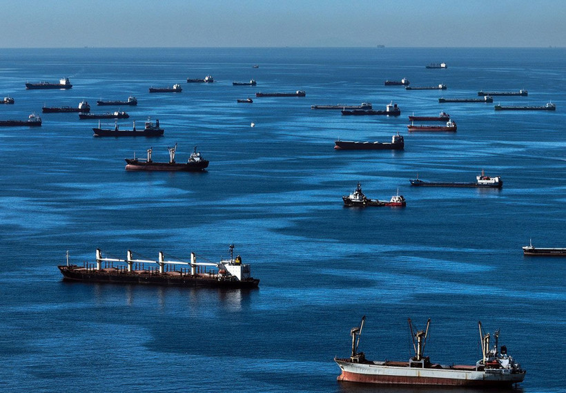 İstanbul Boğazı'nda inanılmaz tanker kuyruğu! Gerçek sebep 60 dolar sınırı değil deniyor - Resim: 1