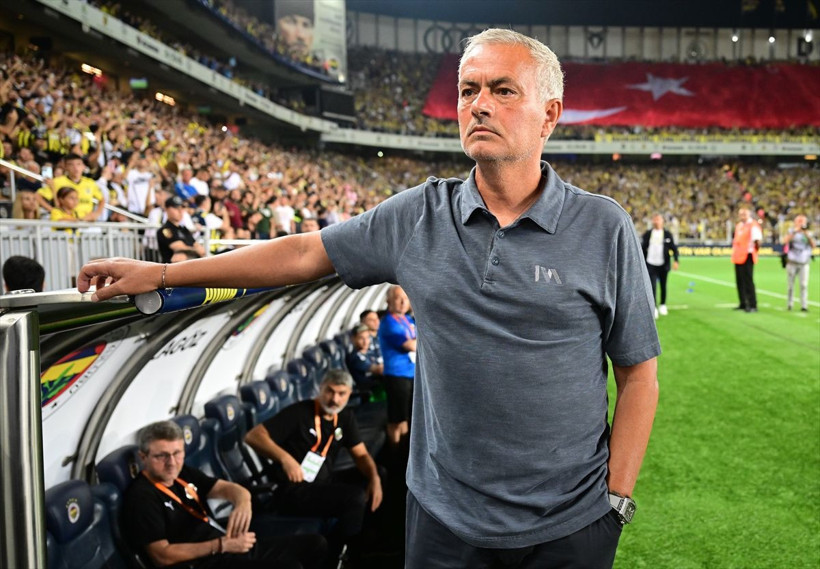 Fenerbahçe'de Jose Mourinho kararını verdi: O isimler takımda kalacak! Gelen teklif ne olursa olsun... - Resim: 3