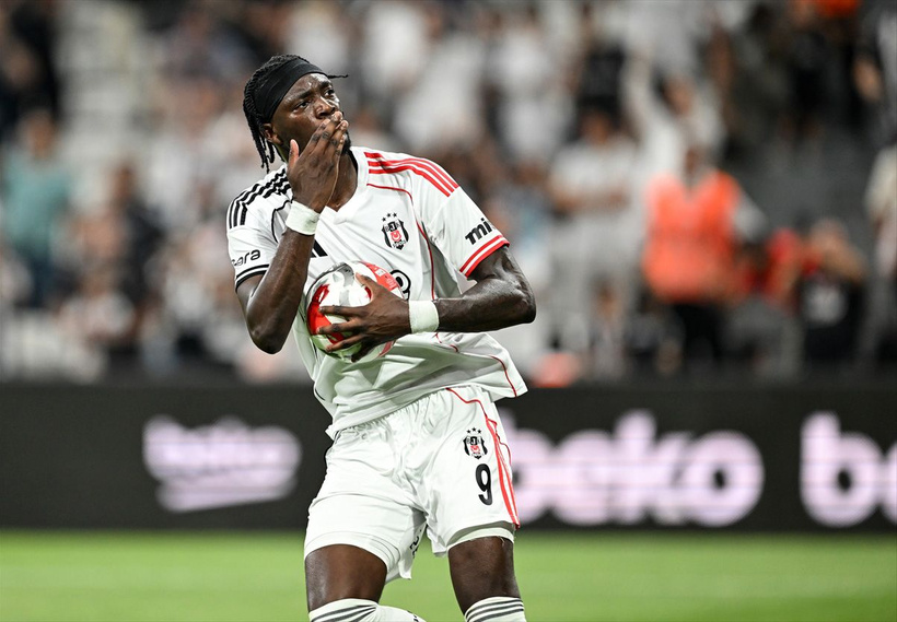 Beşiktaş'ın yıldız futbolcusu Abraham'a hırsızlık şoku - Resim: 1