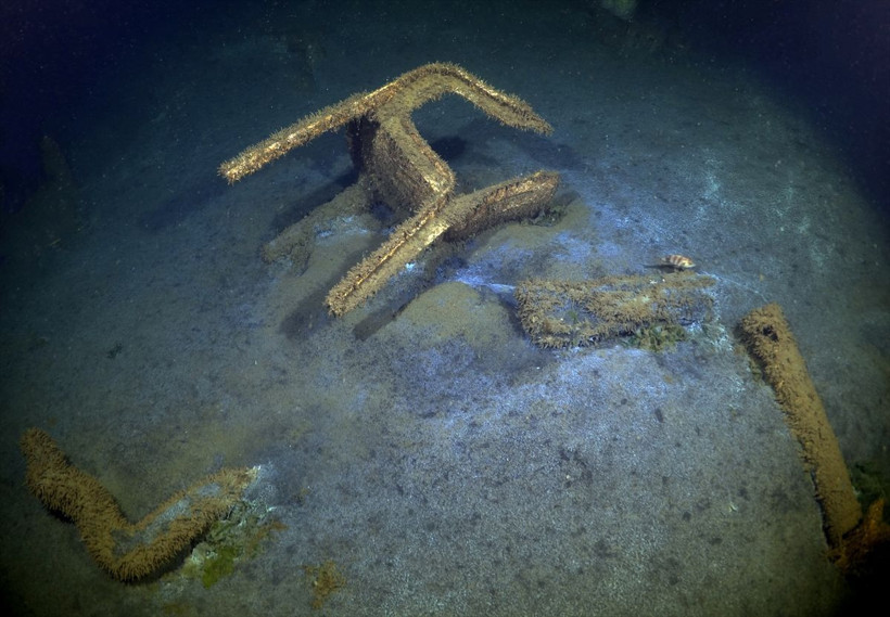 Gölcük'te batık mahalle 26 yıl sonra görüntülendi çay bahçesi sandalyeler kameriye - Resim: 3