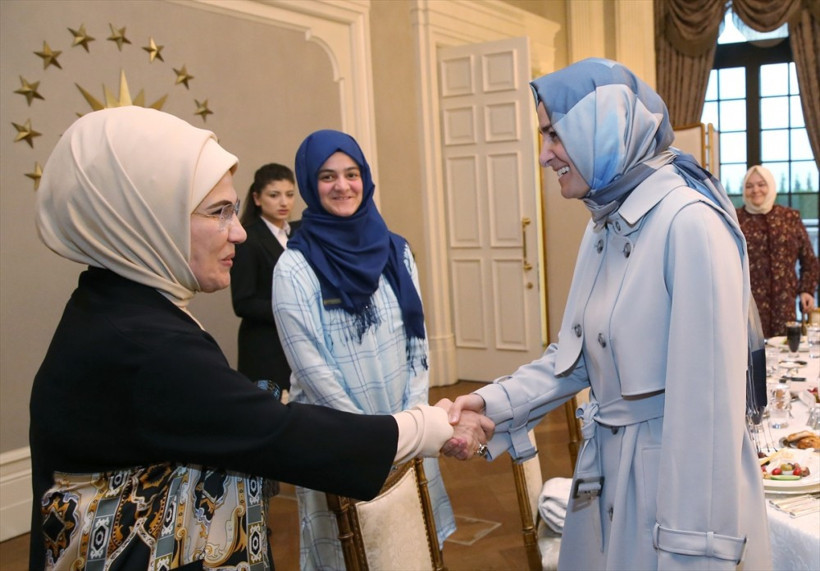 Emine Erdoğan devlet koruması altındaki çocuklara iftar verdi - Resim: 1