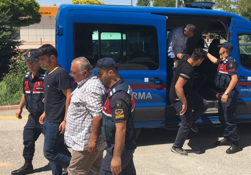 Kavga sırasında traktörü üzerlerine sürdü! Baba yaralandı oğlu öldü - Resim: 1