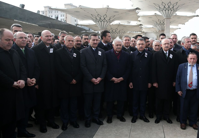 Şehit Jandarma Astsubay Çavuş Halil Ulaş Yıldırım son yolculuğuna uğurlandı - Resim: 3