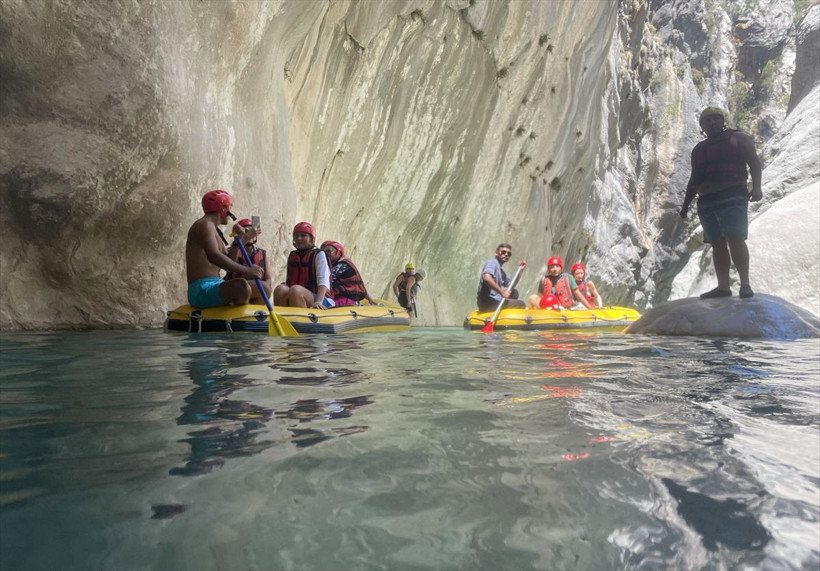 Antalya Kemer'de milyonlarca yılda oluştu gidenlerin elleri donuyor - Resim: 2