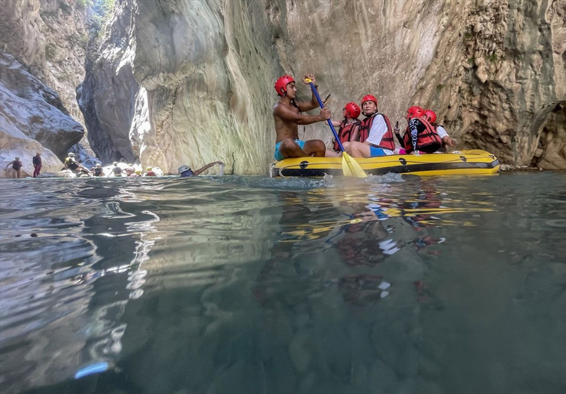 Antalya Kemer'de milyonlarca yılda oluştu gidenlerin elleri donuyor - Resim: 4