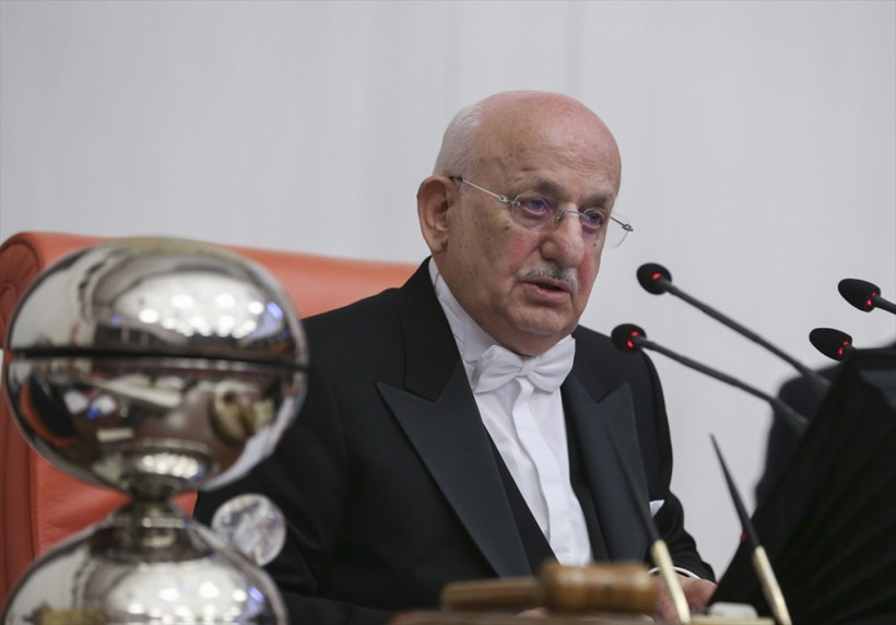 TBMM Genel Kurulunda Bahçeli'nin düşünceli anları - Resim: 2