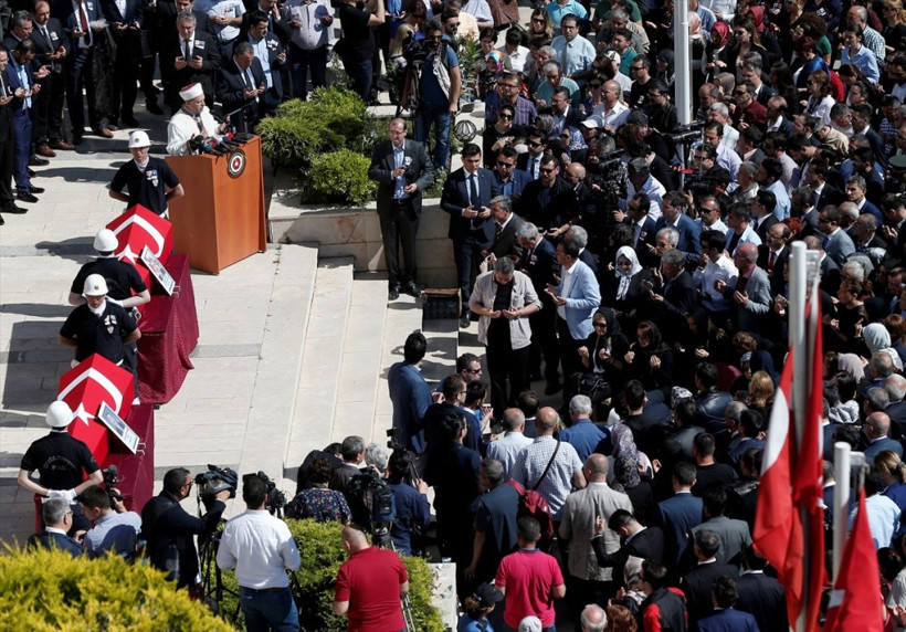 Şehit başsavcı son yolculuğuna uğurlandı - Resim: 3