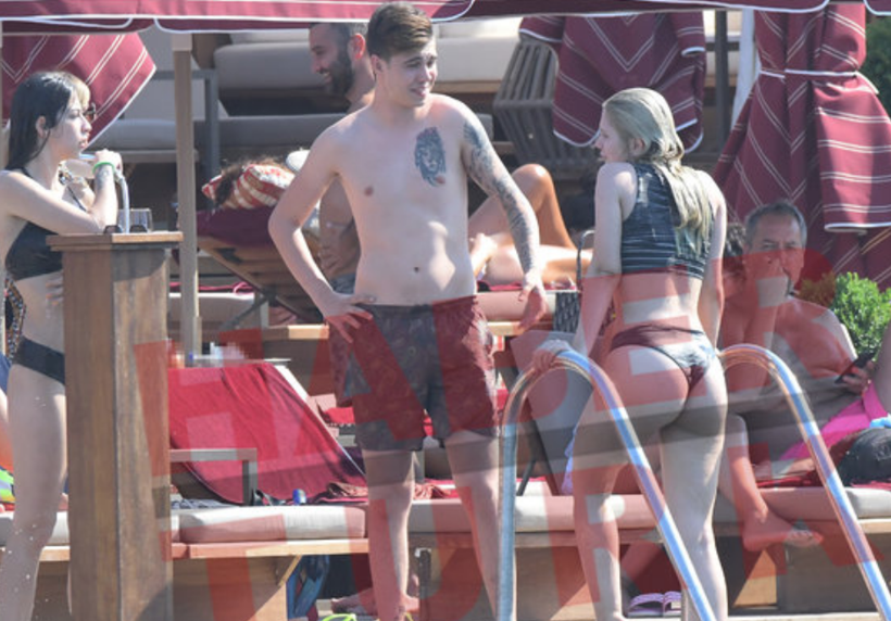 Aleyna Tilki'nin bu sefer yanında sevgilisi de var! Cesur bikinilere devam - Resim: 4