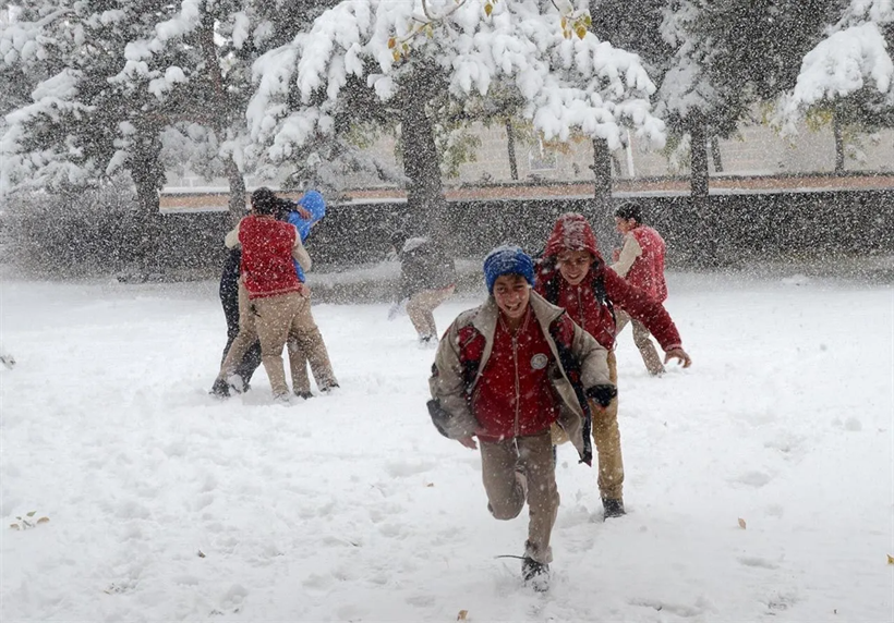 Kar ve fırtına tüm yurdu sardı! 33 ile sarı kodlu uyarı! Havalar ne zaman ısınacak? - Resim: 4