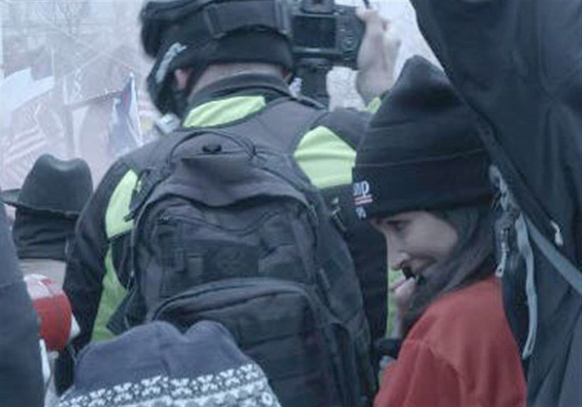 FBI dedektifi baskında eşini başka adamla görünce hayatının şokunu yaşadı - Resim: 1