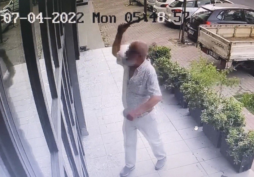 İstanbul'da işten kovulan adamın intikamına bakın! Patron kamera kaydına bakınca gördü! - Resim: 4