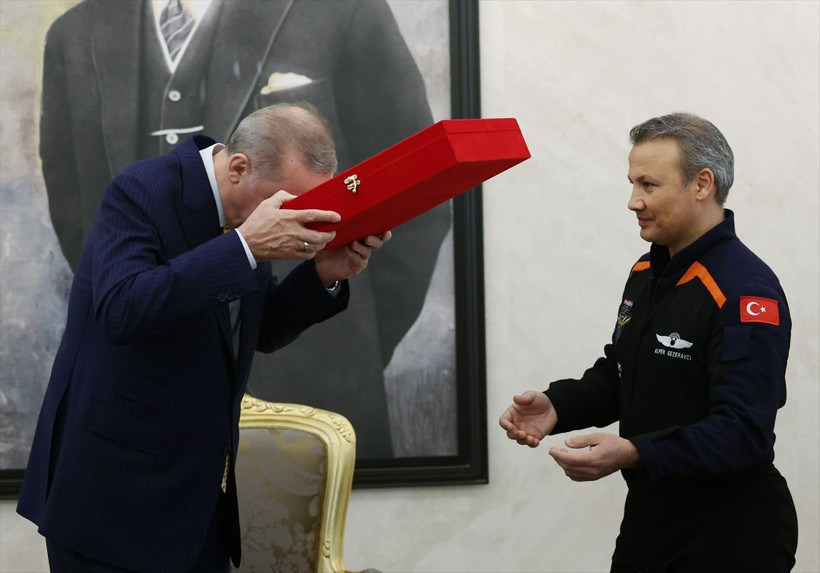 Cumhurbaşkanı Erdoğan, Türkiye'nin ilk astronotu Alper Gezeravcı'yı kabul etti - Resim: 2
