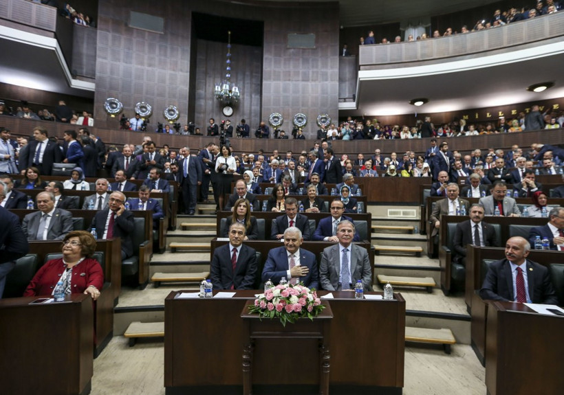 Ak Parti Grup toplantısında bir ilk! Binali Yıldırım bile şaşırdı - Resim: 4