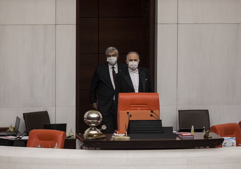 Af yasası TBMM'de vekiller maske taktı maske takmayana uyarı - Resim: 3