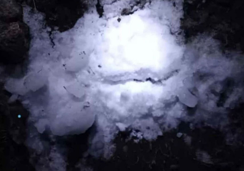 Gökten düşen buz kütlesi bomba gibi düştü çoban ölümden saniyelerle kurtuldu! - Resim: 2