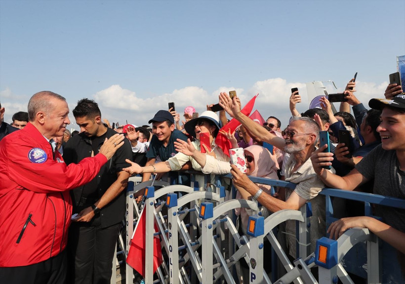 Erdoğan, TEKNOFEST KARADENİZ 2022'ye katıldı! Kızılelma ve Hürkuş uçaklarını imzaladı - Resim: 2