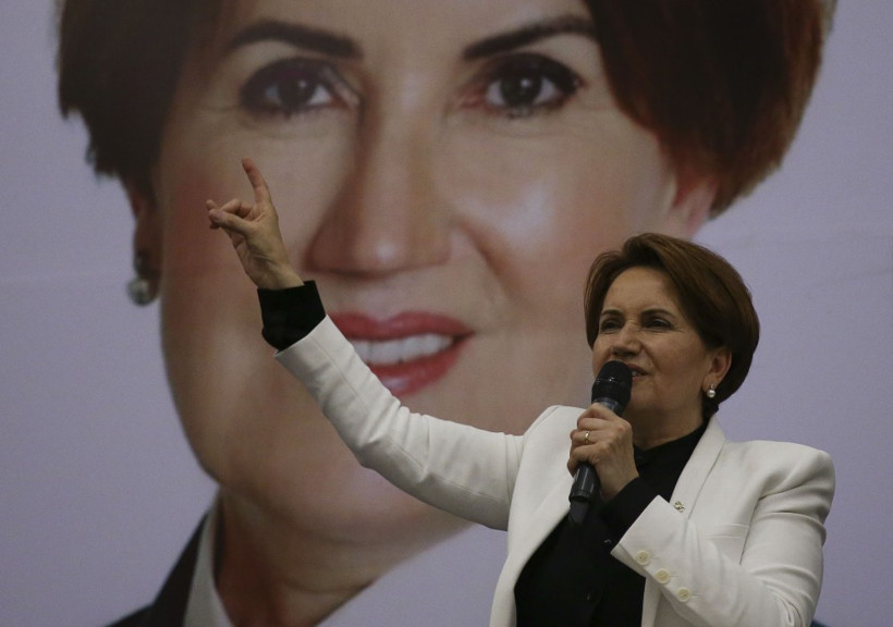 Meral Akşener'in iftarında büyük hata! Kimse fark etmedi ama... - Resim: 1