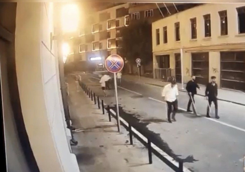  İstanbul’da vale dehşeti! Aracını vermeyen gruba demir sopalarla saldırdılar! O anlar kamerada - Resim: 4