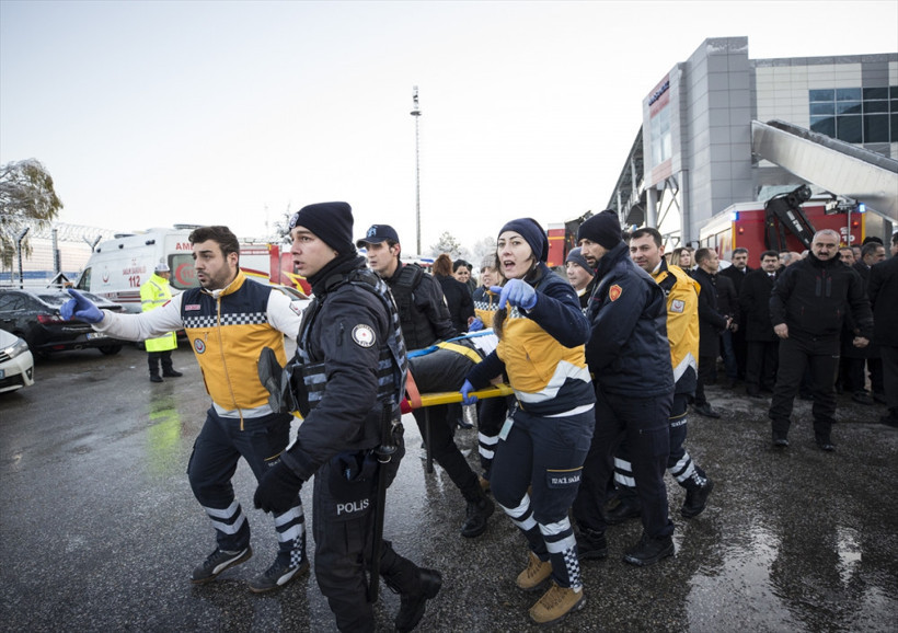 Yüksek Hızlı Tren'deki yaralı böyle kurtarıldı! Korkunç görüntüler - Resim: 3