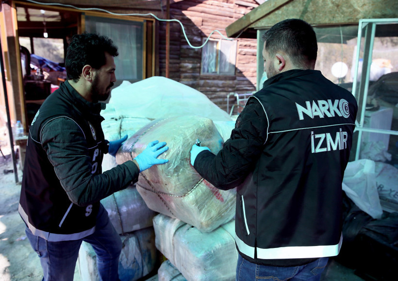 1,5 ton genetiği değiştirilmiş esrar ele geçirildi - Resim: 1
