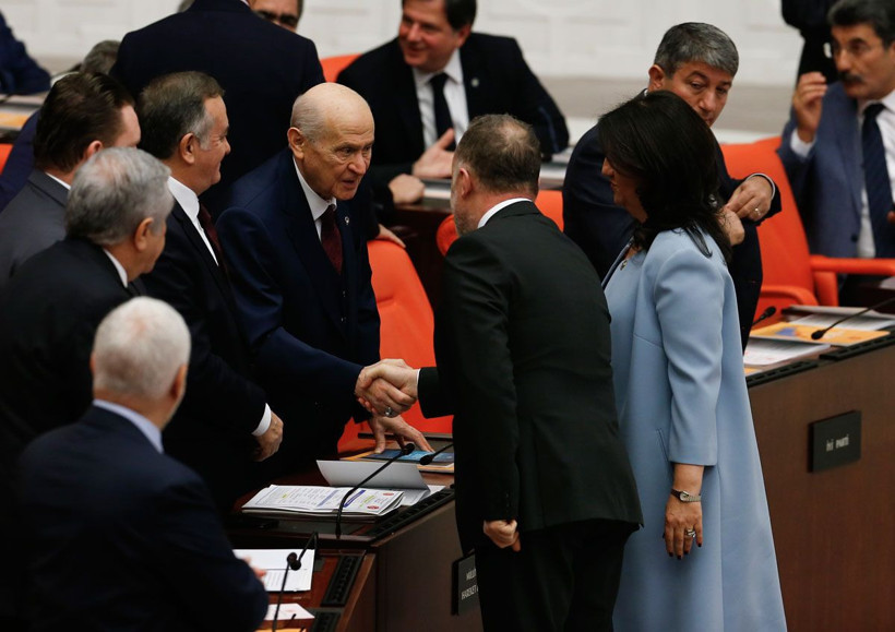 Devlet Bahçeli TBMM'de HDP'li Pervin Buldan ve Sezai Temelli'yle tokalaştı - Resim: 3