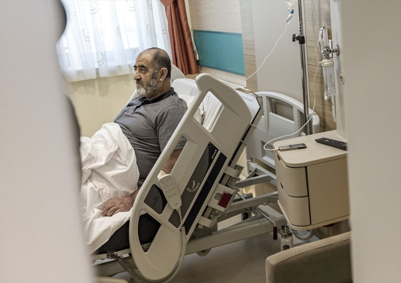 Ağrısını dindirmek için bacaklarına sardı! Gözünü hastanede açtı - Resim: 2