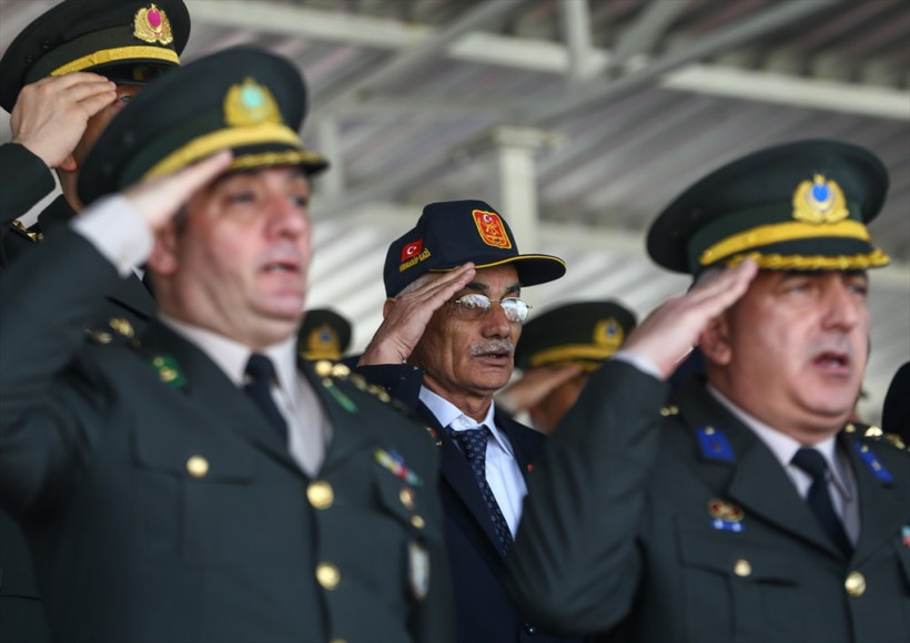 Askerlerin yemin töreninde duygusal anlar! - Resim: 2