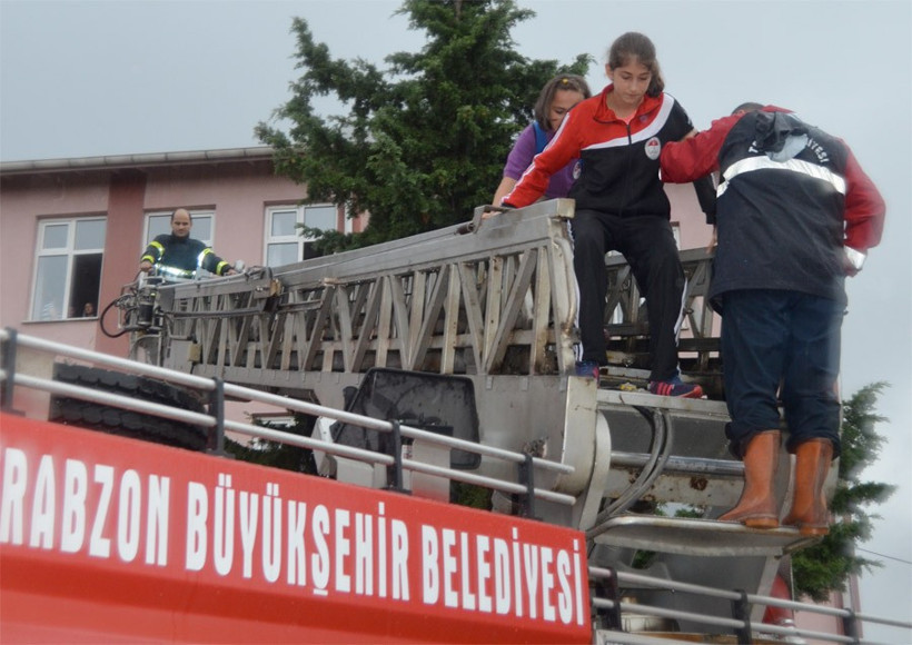 Trabzon'da anormal durum! 2 ölü var son hava durumu ne? - Resim: 4
