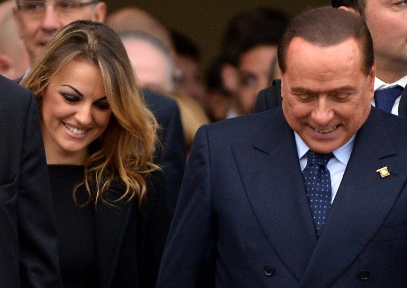 Berlusconi 54 yaş küçük sevgilisi için nişanlısını terk etti - Resim: 1