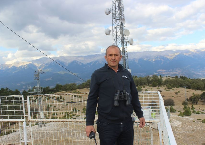 Bursa'da aylardır tek başına yaşıyor! 24 saat uyumadan nöbet tutuyor - Resim: 1