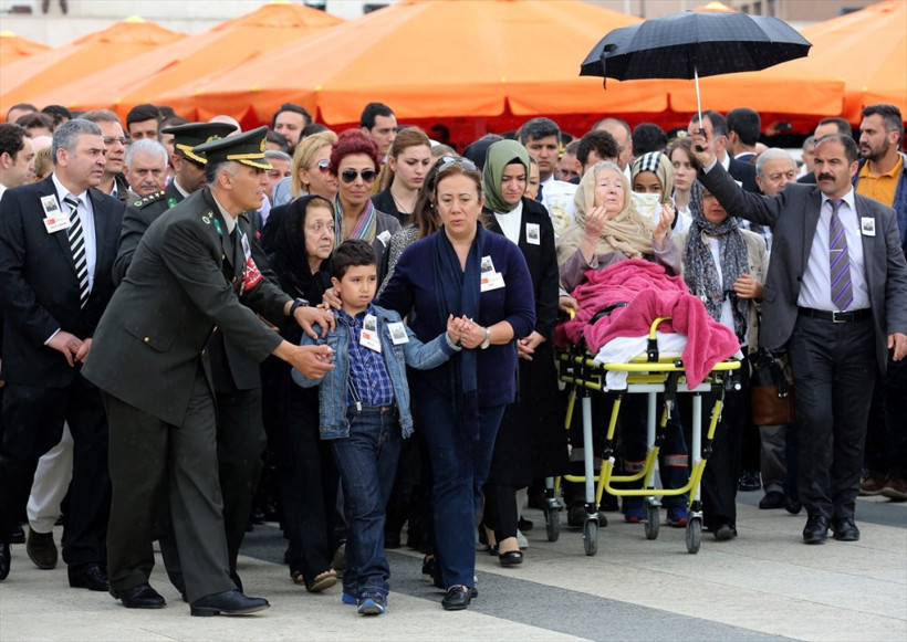 Şehit babaya son veda! Yürek dağlayan kareler - Resim: 4